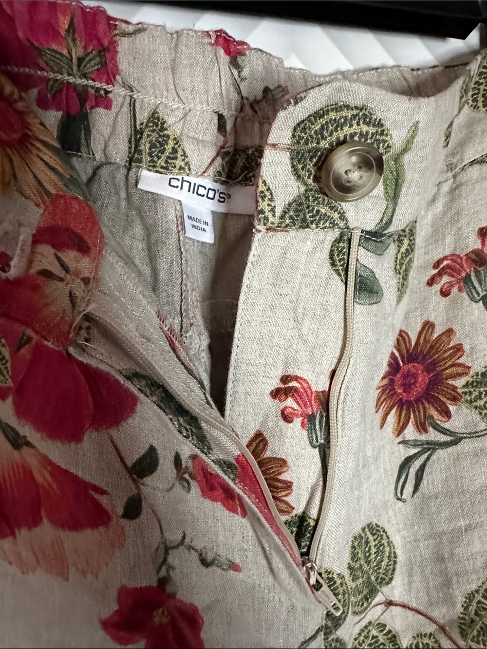 Chico's Beige 100% Linen Top with Red Floral & Green Leaves - Picture 3 of 10